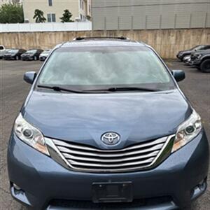 2015 Toyota Sienna XLE Premium 7-Passenger   - Photo 15 - Winchester, NH 03470
