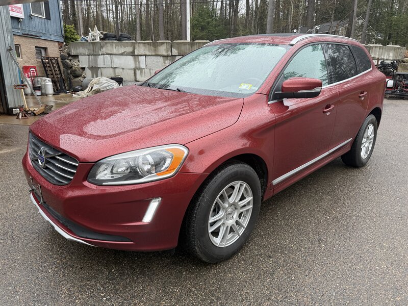 2015 Volvo XC60 T6 AWD   - Photo 1 - Winchester, NH 03470