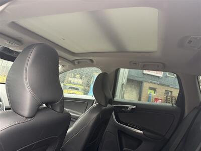 2015 Volvo XC60 T6 AWD   - Photo 13 - Winchester, NH 03470
