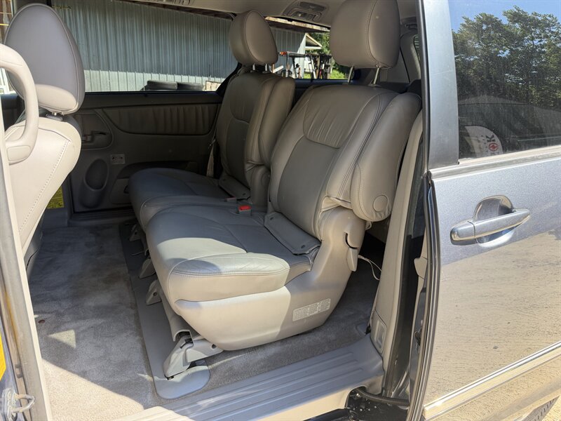 2009 Toyota Sienna AWD-Limited - Photo 13 - Winchester, NH 03470