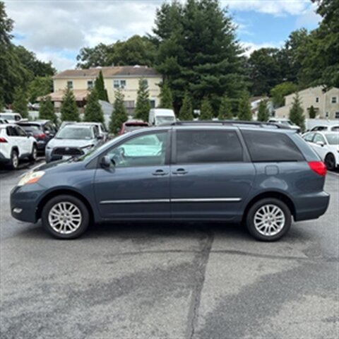 2009 Toyota Sienna Limited   - Photo 1 - Winchester, NH 03470