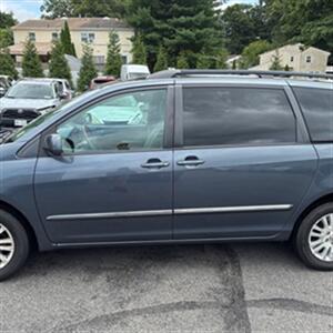 2009 Toyota Sienna Limited - Photo 2 - Winchester, NH 03470