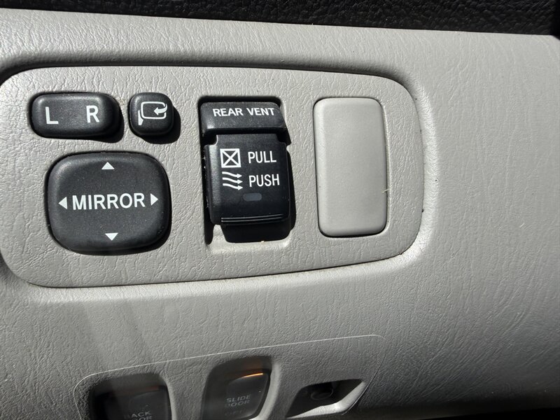 2009 Toyota Sienna AWD-Limited - Photo 33 - Winchester, NH 03470