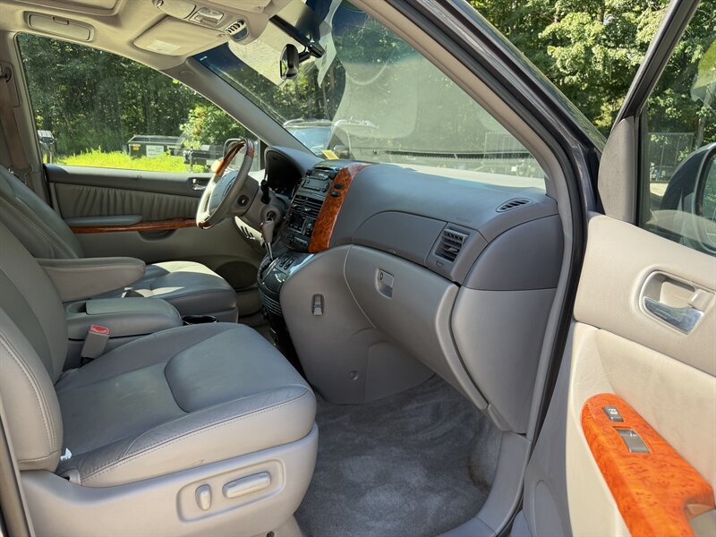 2009 Toyota Sienna AWD-Limited - Photo 22 - Winchester, NH 03470