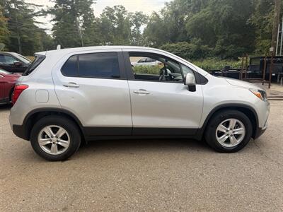 2021 Chevrolet Trax LS - Photo 4 - Winchester, NH 03470
