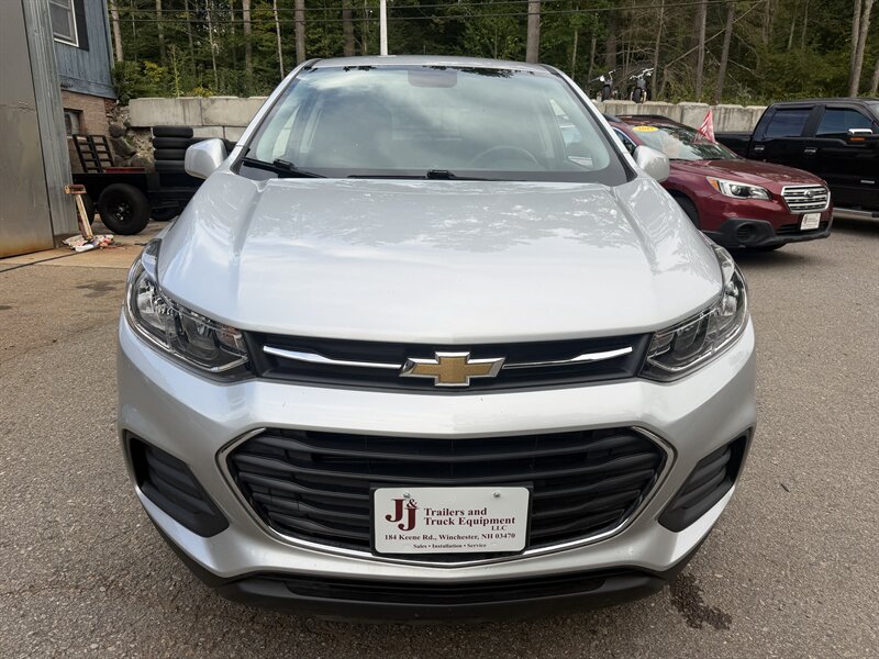 2021 Chevrolet Trax LS - Photo 2 - Winchester, NH 03470