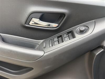 2021 Chevrolet Trax LS - Photo 18 - Winchester, NH 03470
