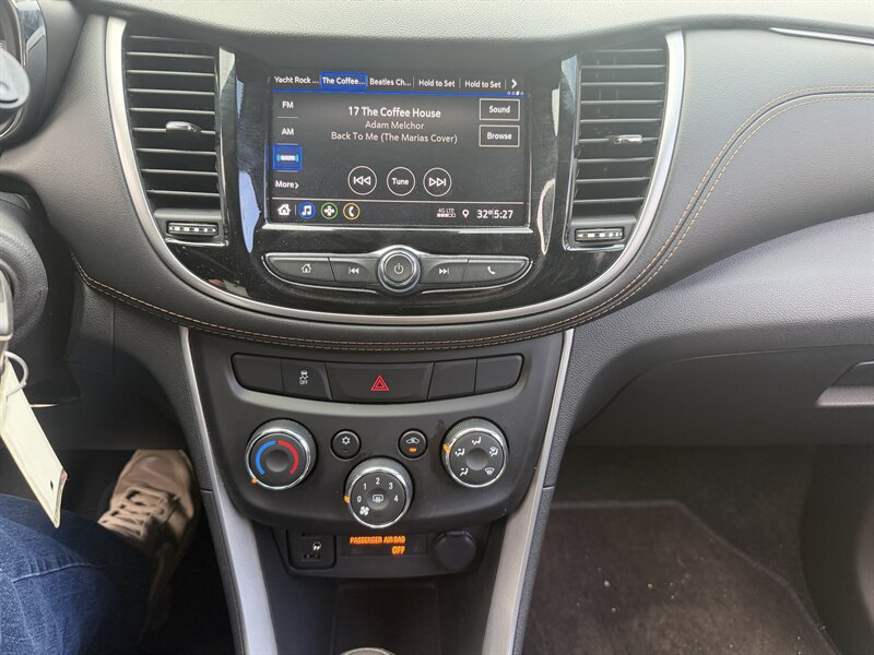 2021 Chevrolet Trax LS - Photo 12 - Winchester, NH 03470