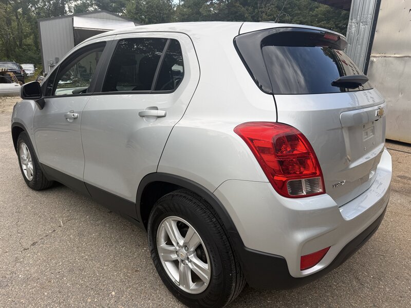 2021 Chevrolet Trax LS - Photo 7 - Winchester, NH 03470