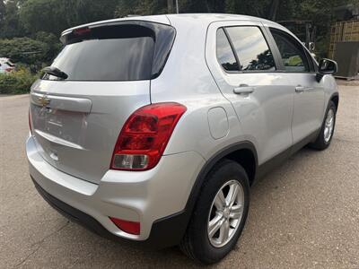 2021 Chevrolet Trax LS - Photo 5 - Winchester, NH 03470