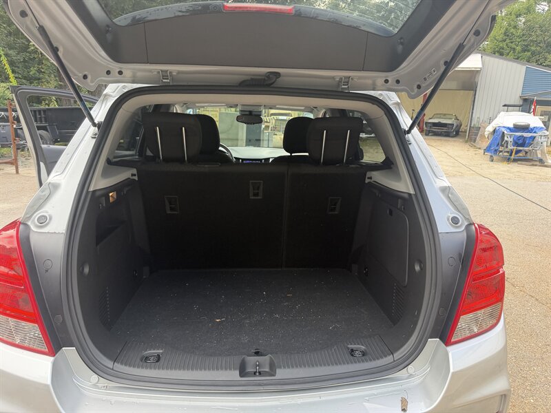 2021 Chevrolet Trax LS - Photo 23 - Winchester, NH 03470