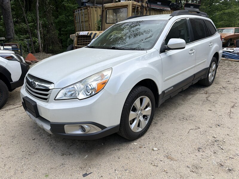 2012 Subaru Outback 3.6R Limited   - Photo 1 - Winchester, NH 03470