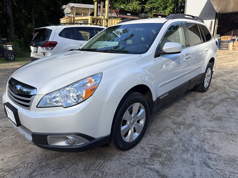 2012 Subaru Outback 3.6R Limited   - Photo 1 - Winchester, NH 03470