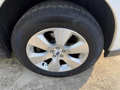 2012 Subaru Outback 3.6R Limited   - Photo 23 - Winchester, NH 03470