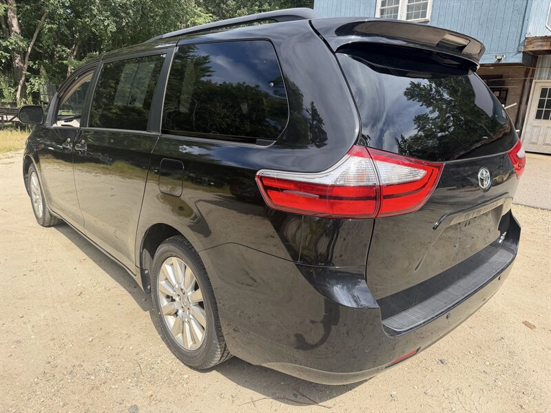 2015 Toyota Sienna AWD XLE 7-Passenger - Photo 63 - Winchester, NH 03470