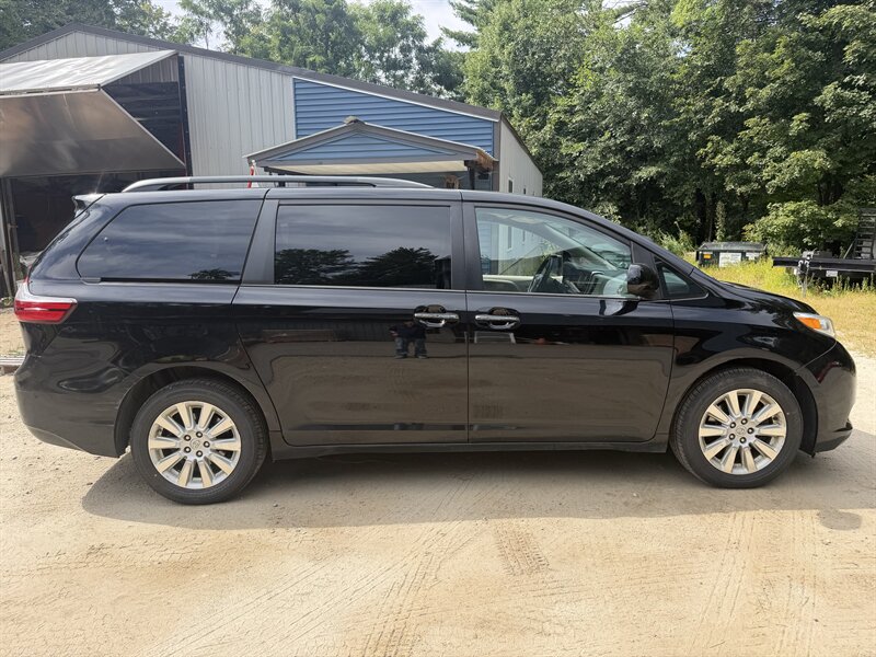 2015 Toyota Sienna AWD XLE 7-Passenger - Photo 60 - Winchester, NH 03470