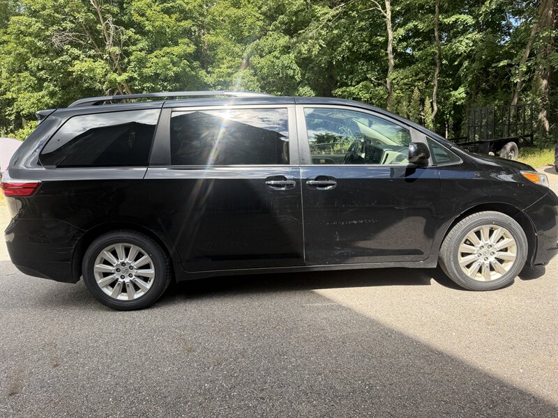 2015 Toyota Sienna AWD XLE 7-Passenger - Photo 55 - Winchester, NH 03470