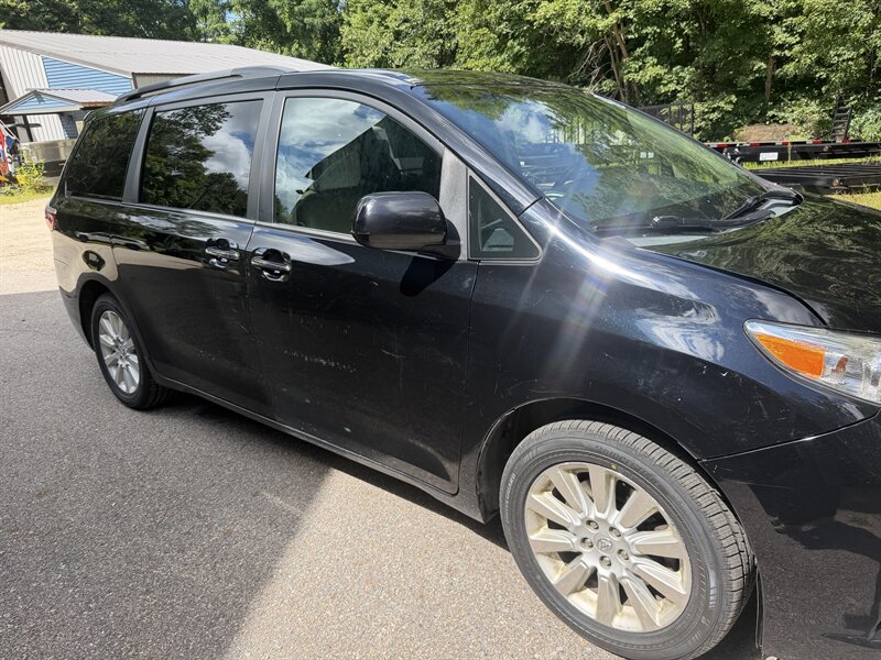 2015 Toyota Sienna AWD XLE 7-Passenger - Photo 54 - Winchester, NH 03470