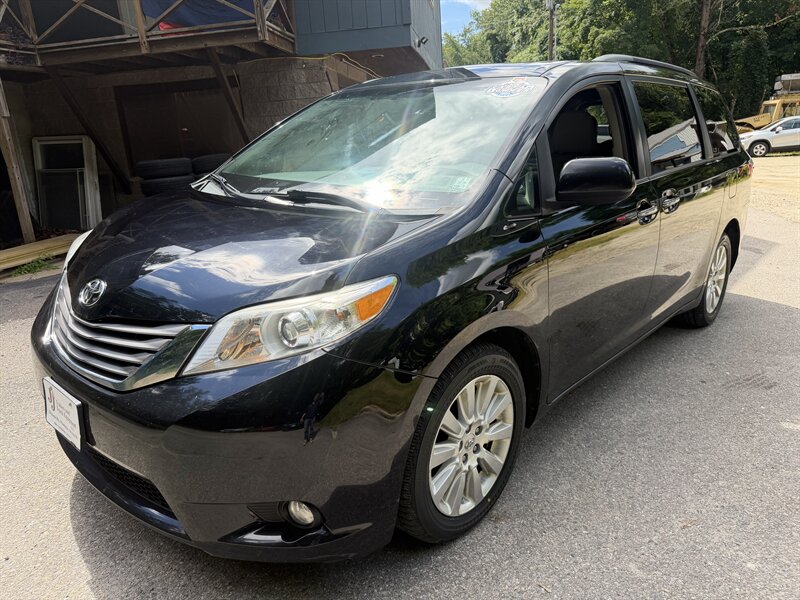 2015 Toyota Sienna AWD XLE 7-Passenger  