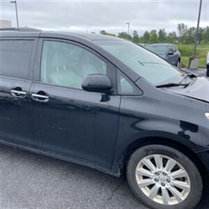2015 Toyota Sienna AWD-XLE 7-Passenger   - Photo 13 - Winchester, NH 03470