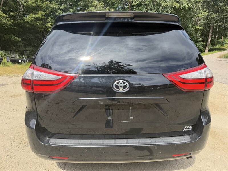 2015 Toyota Sienna AWD XLE 7-Passenger - Photo 62 - Winchester, NH 03470
