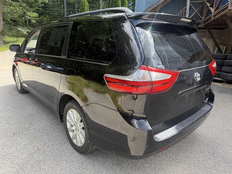 2015 Toyota Sienna AWD XLE 7-Passenger - Photo 58 - Winchester, NH 03470