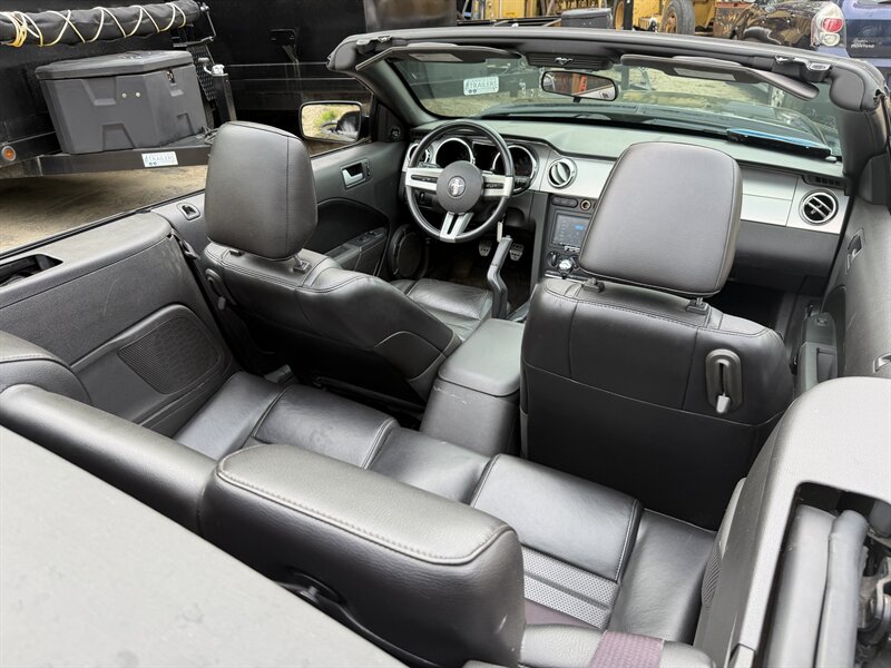 2006 Ford Mustang GT Deluxe Convertible - Photo 44 - Winchester, NH 03470