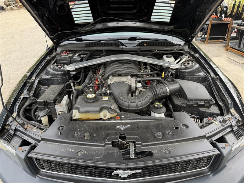 2006 Ford Mustang GT Deluxe Convertible - Photo 14 - Winchester, NH 03470