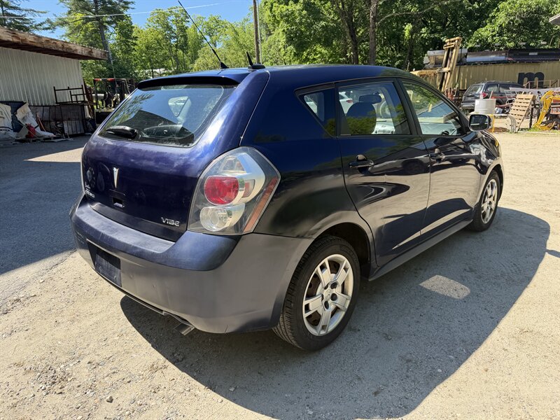 2009 Pontiac Vibe 2.4L - Photo 4 - Winchester, NH 03470