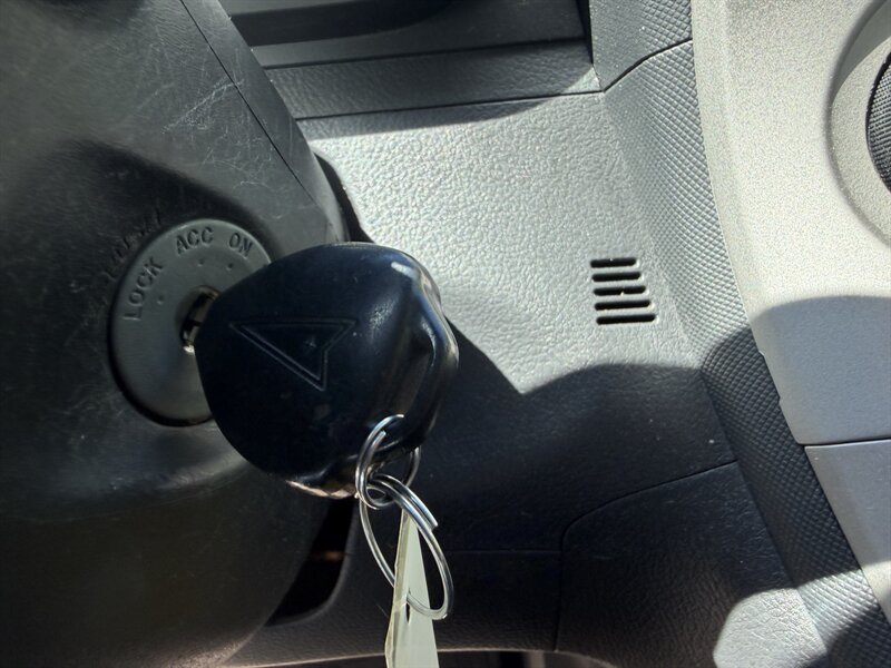 2009 Pontiac Vibe 2.4L - Photo 28 - Winchester, NH 03470