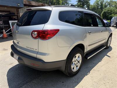 2012 Chevrolet Traverse LS - Photo 5 - Winchester, NH 03470