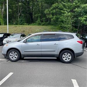 2012 Chevrolet Traverse LS   - Photo 2 - Winchester, NH 03470