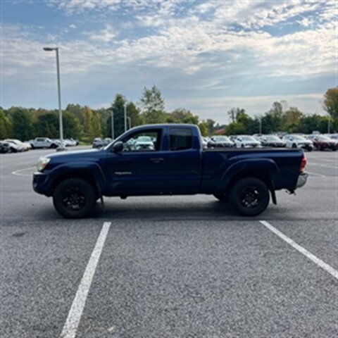 2008 Toyota Tacoma SR5 4WD 4Cyl - Photo 3 - Winchester, NH 03470