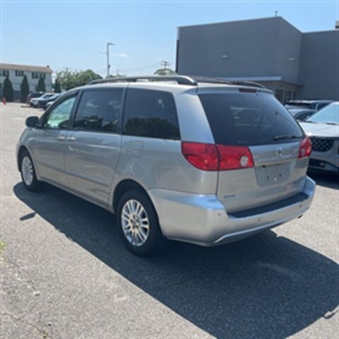 2010 Toyota Sienna XLE - Photo 3 - Winchester, NH 03470