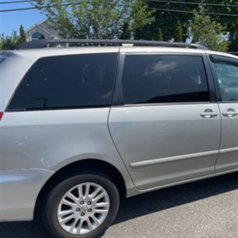 2010 Toyota Sienna XLE - Photo 6 - Winchester, NH 03470