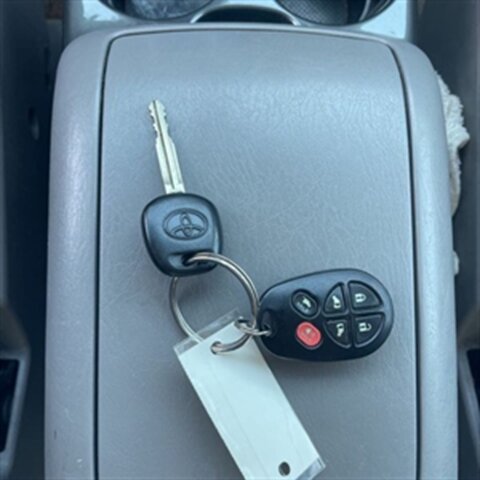 2010 Toyota Sienna XLE - Photo 22 - Winchester, NH 03470