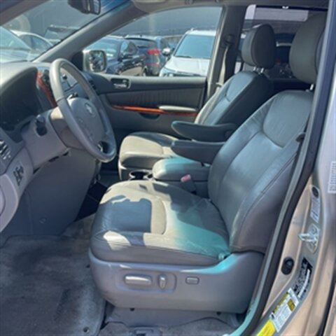 2010 Toyota Sienna XLE - Photo 16 - Winchester, NH 03470