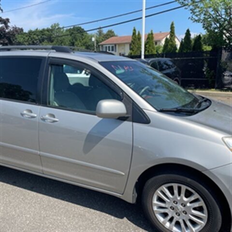 2010 Toyota Sienna XLE - Photo 9 - Winchester, NH 03470