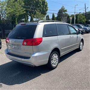 2010 Toyota Sienna XLE - Photo 5 - Winchester, NH 03470