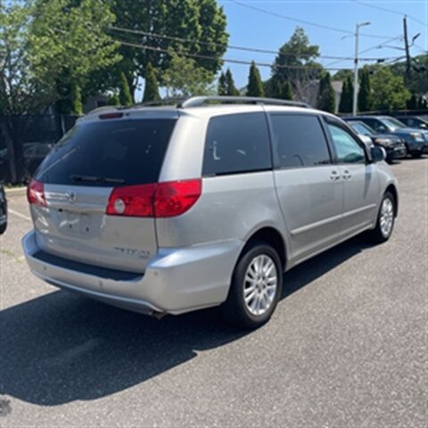 2010 Toyota Sienna XLE - Photo 5 - Winchester, NH 03470
