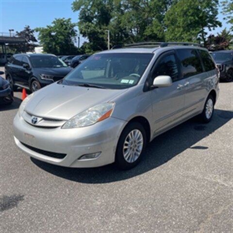 2010 Toyota Sienna XLE   - Photo 1 - Winchester, NH 03470