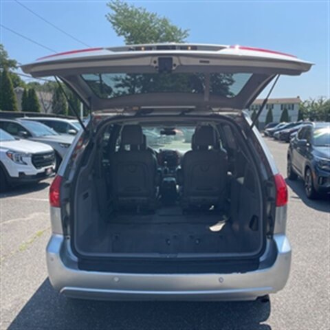 2010 Toyota Sienna XLE - Photo 21 - Winchester, NH 03470