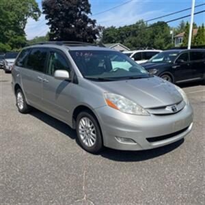 2010 Toyota Sienna XLE - Photo 8 - Winchester, NH 03470