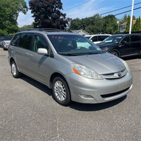 2010 Toyota Sienna XLE - Photo 8 - Winchester, NH 03470