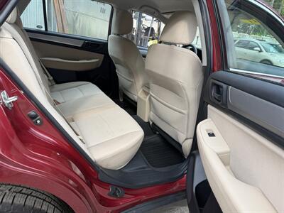 2017 Subaru Outback 2.5i   - Photo 13 - Winchester, NH 03470