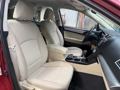 2017 Subaru Outback 2.5i   - Photo 19 - Winchester, NH 03470