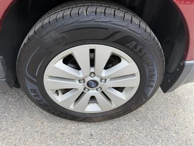 2017 Subaru Outback 2.5i   - Photo 37 - Winchester, NH 03470