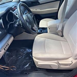 2017 Subaru Outback 2.5i   - Photo 19 - Winchester, NH 03470