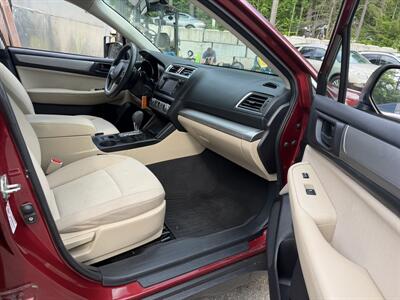 2017 Subaru Outback 2.5i   - Photo 18 - Winchester, NH 03470
