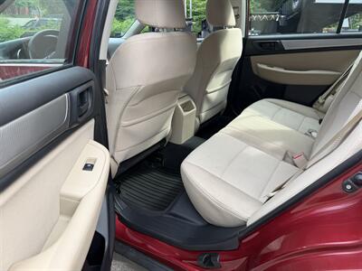 2017 Subaru Outback 2.5i   - Photo 9 - Winchester, NH 03470